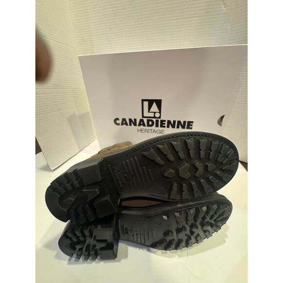 La Canadienne Women's Havan Buckled Wedge suede Galet,8 m stone suede - Picture 2 of 5